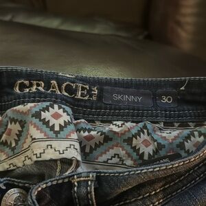 Gently used. Grave in LA. Size skinny 30.